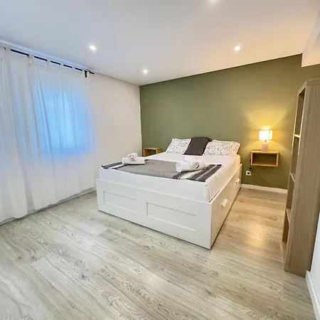 A With Ensuite Bathroom In A T2 At Olivais Homestay Lisbon