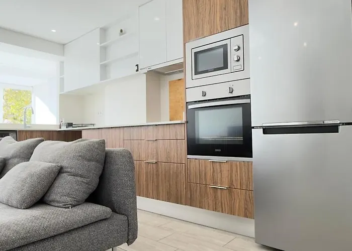 A With Ensuite Bathroom In A T2 At Olivais Rum i privatbostad *