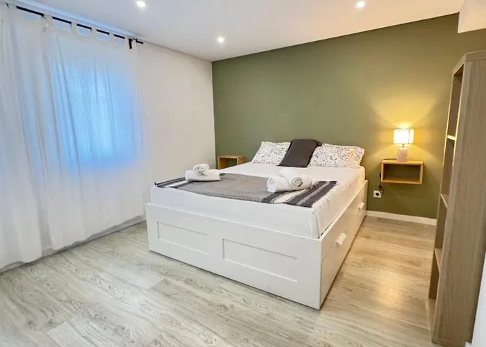 A With Ensuite Bathroom In A T2 At Olivais Accommodatie bij particulieren Lissabon